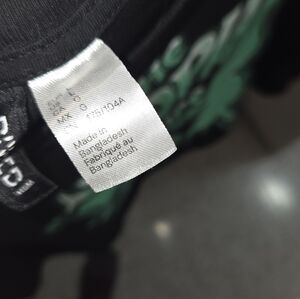 Black and Green Graphic T-Shirt, Size L